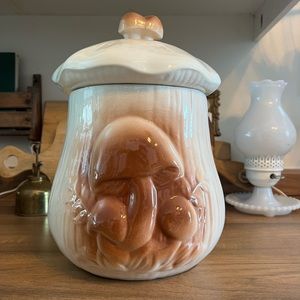 Vintage mushroom cookie jar 🍄